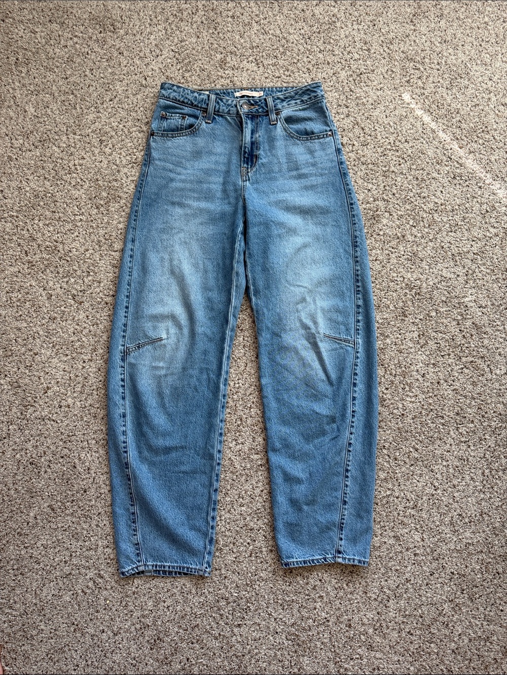 Levi’s Baggy Dad Barrel Jeans